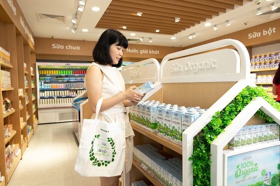Top '50 công ty niêm yết tốt nhất Việt Nam năm 2020' năm thứ 8 tiếp tục gọi tên Vinamilk
